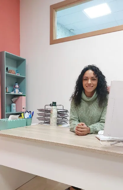 Nuria Serrano Farraces Logopeda,
